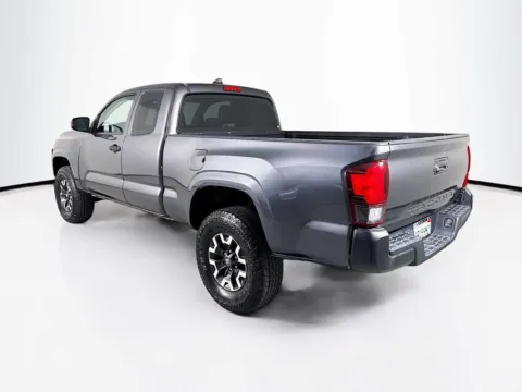 More photos of 2018 Toyota Tacoma SR at Unicars Honda, CA