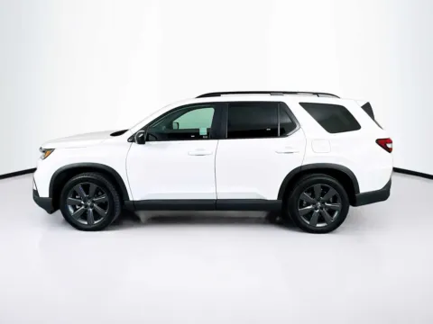 More photos of 2025 Honda Pilot Sport at Unicars Honda, CA