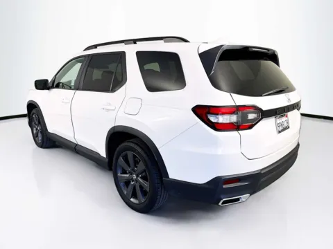 More photos of 2025 Honda Pilot Sport at Unicars Honda, CA