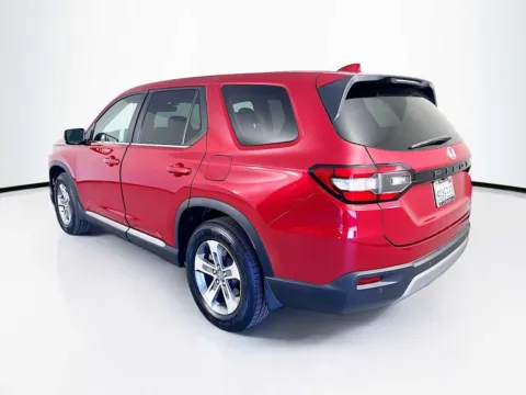 More photos of 2023 Honda Pilot EX-L 8 Passenger at Unicars Honda, CA