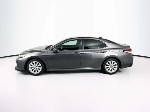 More photos of 2019 Toyota Camry LE at Unicars Honda, CA