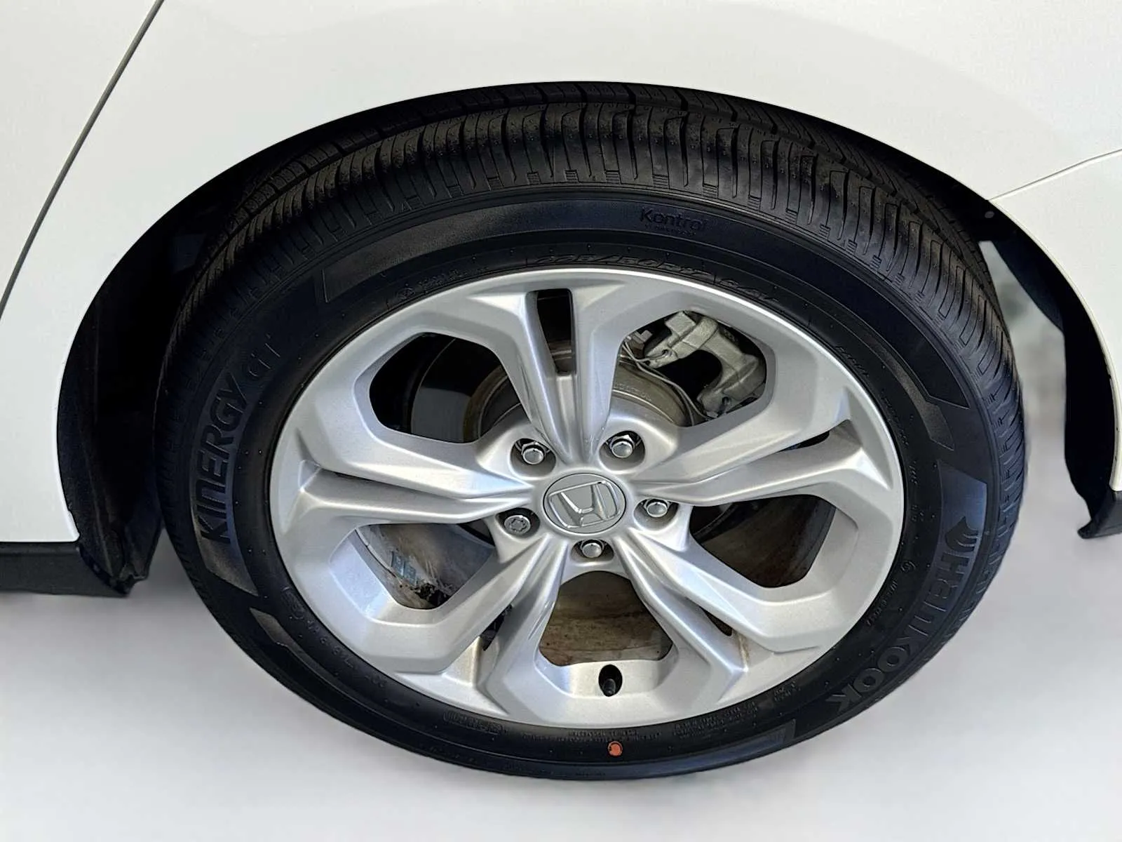 Honda Accord photo 10