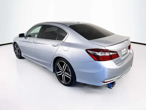 More photos of 2016 Honda Accord Touring at Unicars Honda, CA