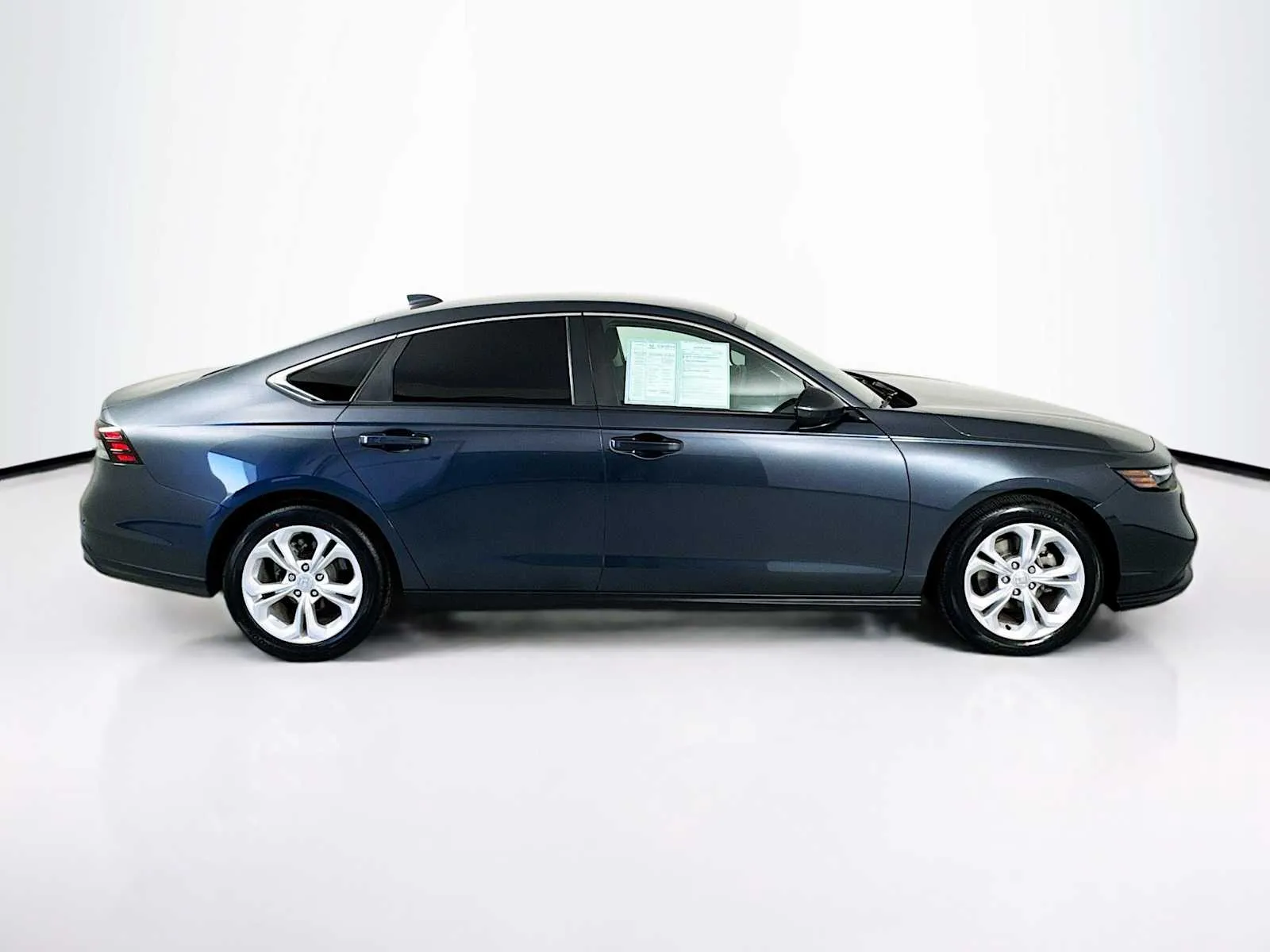 Honda Accord photo 8