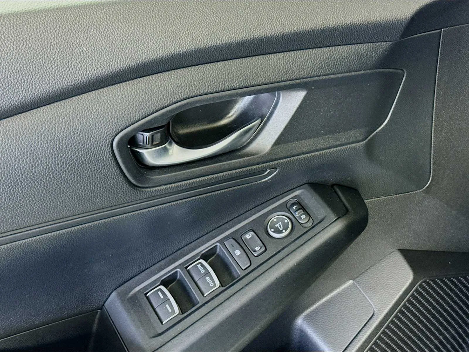 Honda Accord photo 17