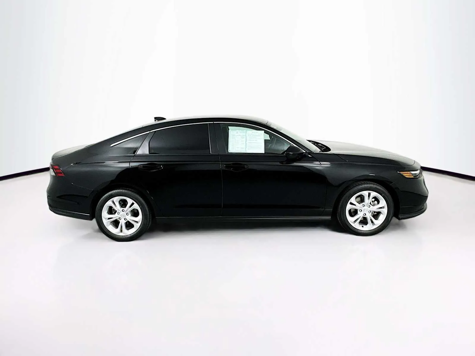 Honda Accord photo 8