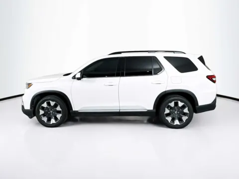 More photos of 2023 Honda Pilot Elite at Unicars Honda, CA