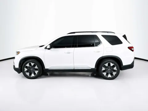 More photos of 2023 Honda Pilot Elite at Unicars Honda, CA