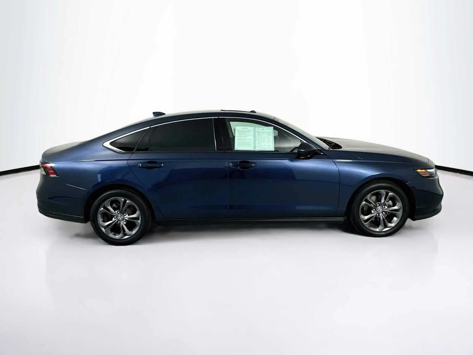 Honda Accord photo 8