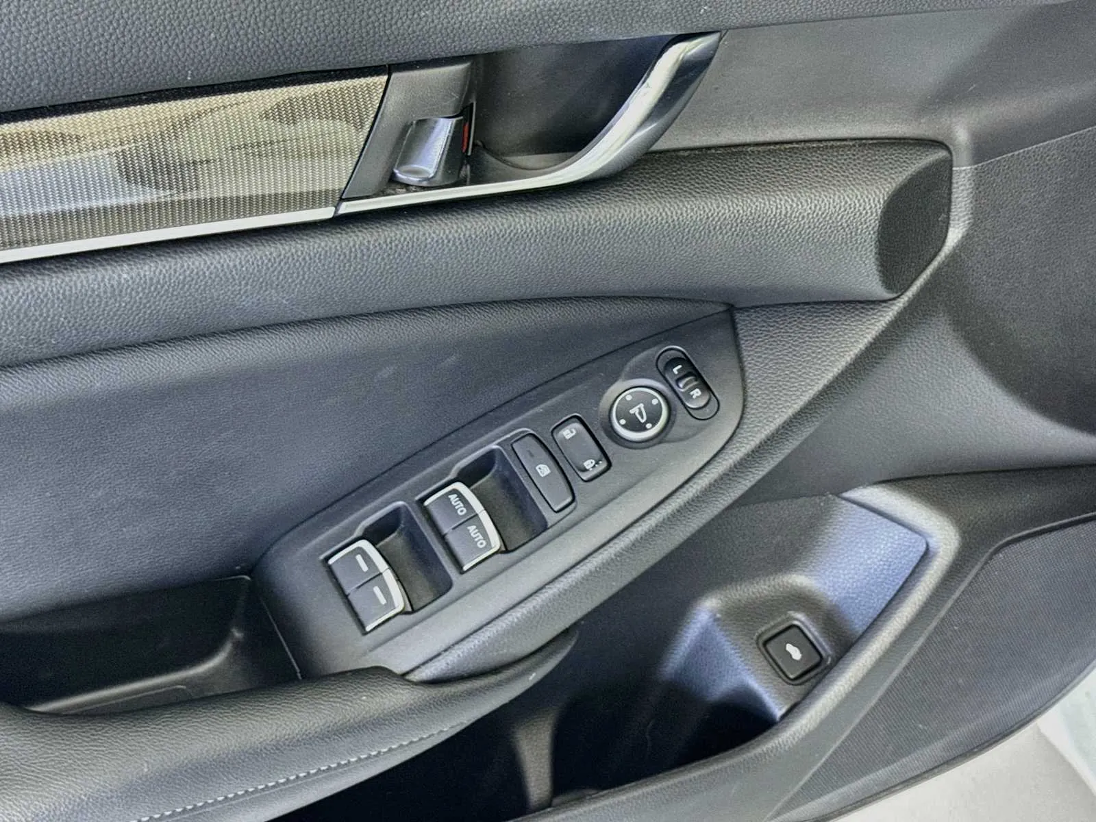 Honda Accord photo 18