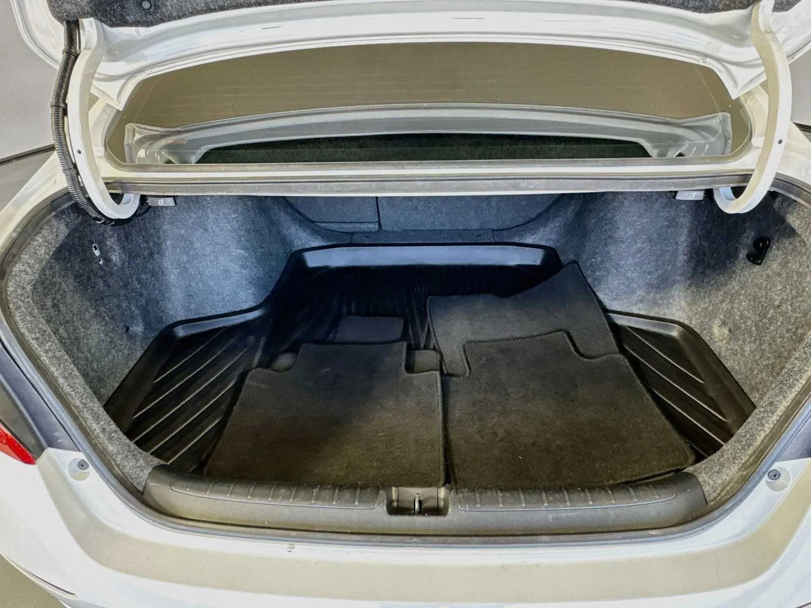 Honda Accord photo 26