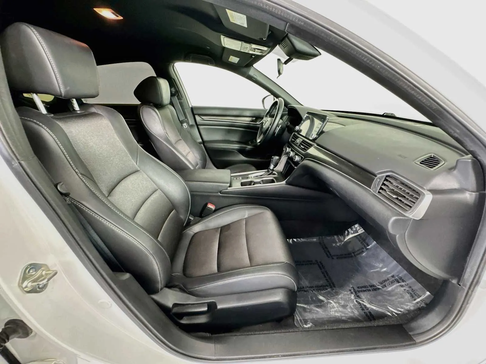 Honda Accord photo 28