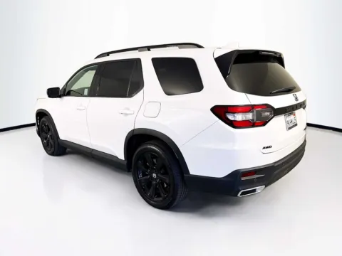 More photos of 2025 Honda Pilot Black Edition at Unicars Honda, CA