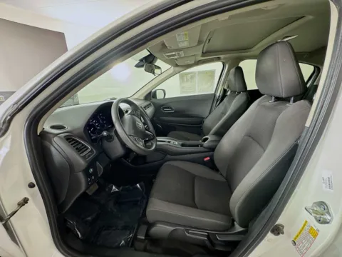 More photos of 2022 Honda HR-V EX at Unicars Honda, CA