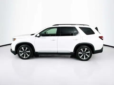 More photos of 2025 Honda Pilot Elite at Unicars Honda, CA