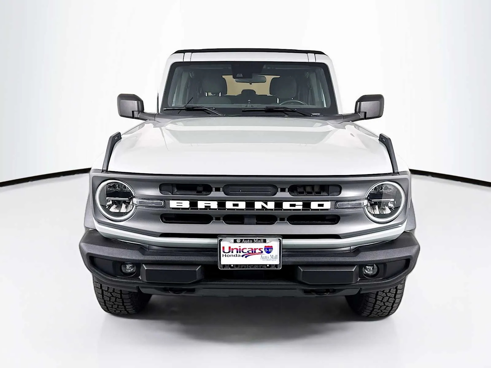Ford Bronco photo 2