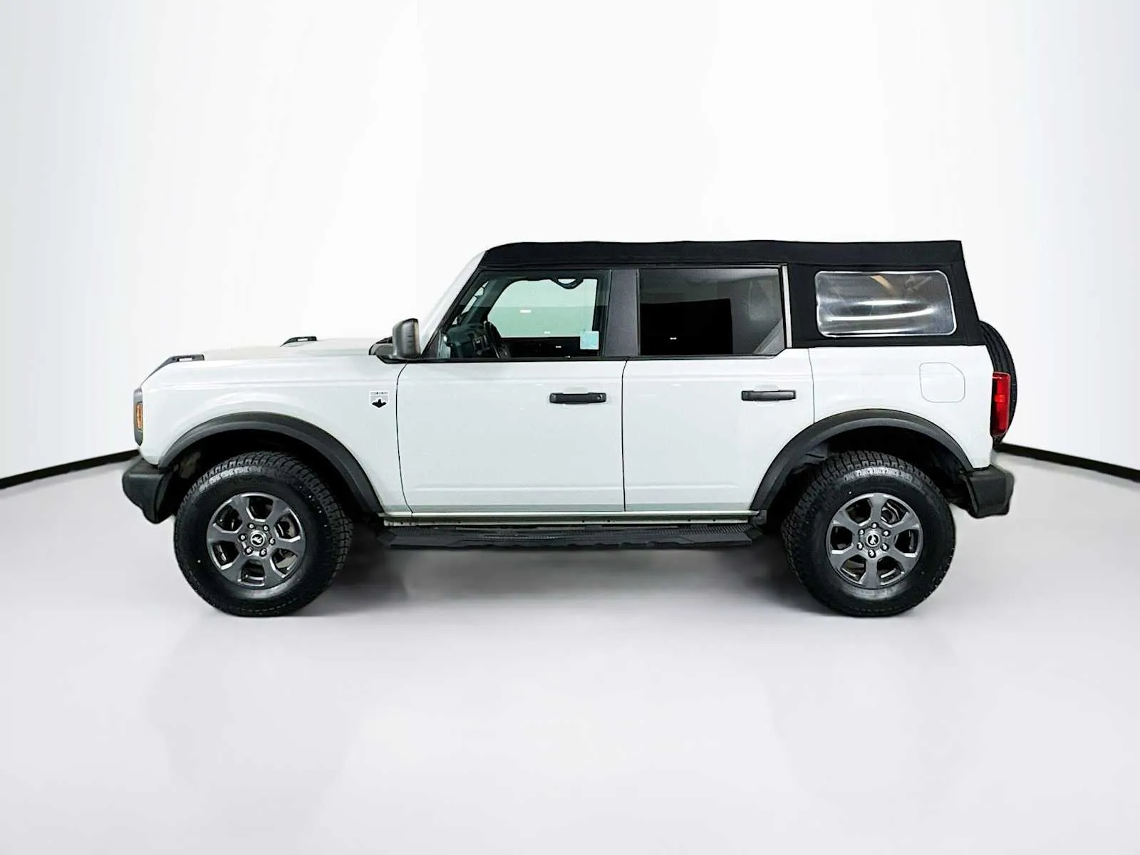 Ford Bronco photo 4