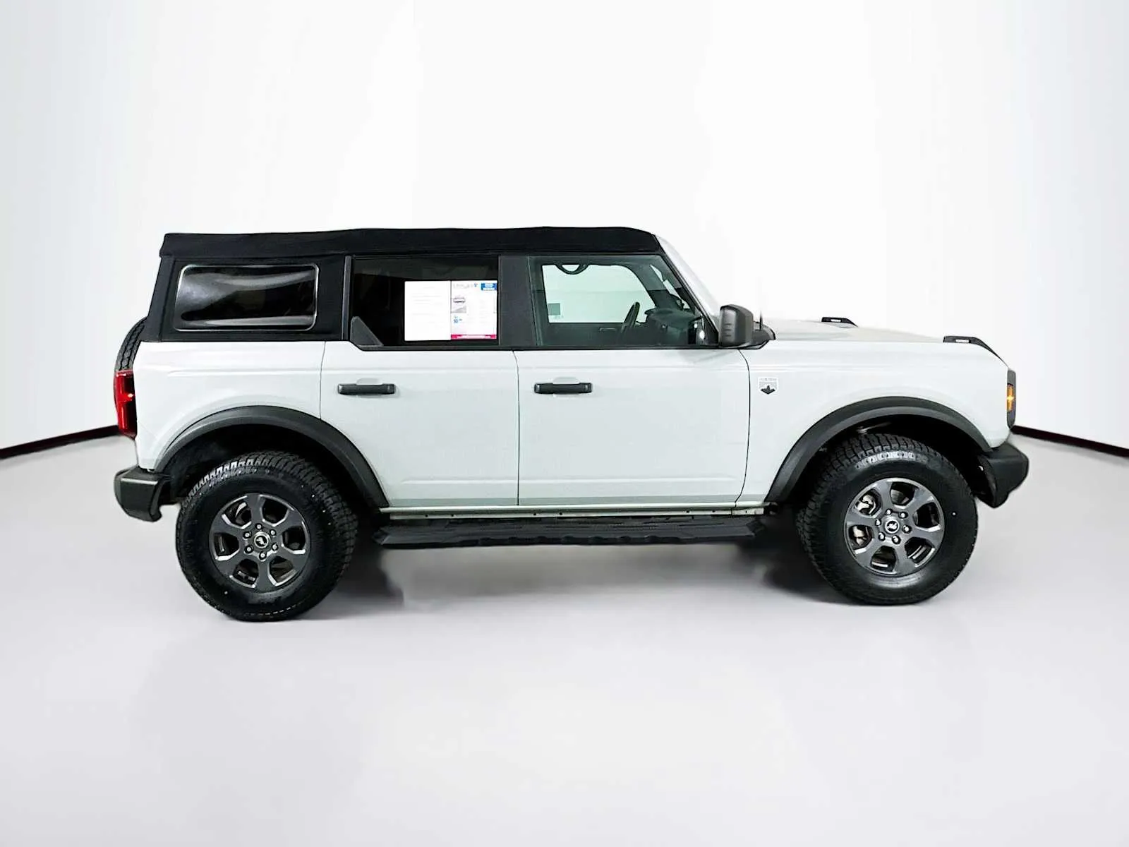 Ford Bronco photo 8