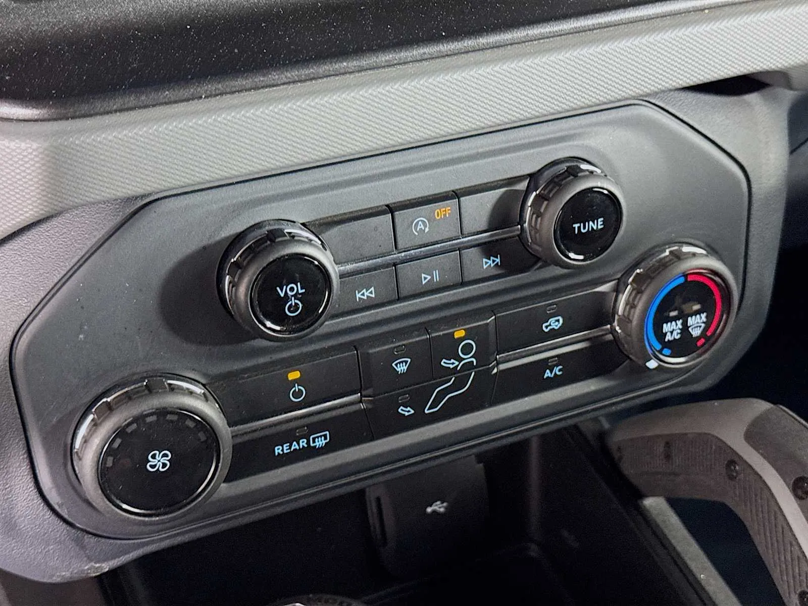 Ford Bronco photo 16