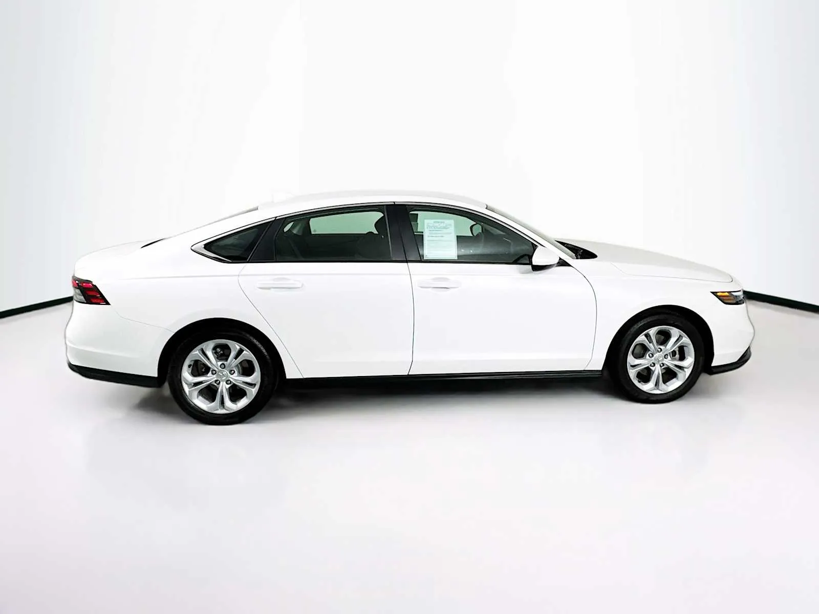 Honda Accord photo 8