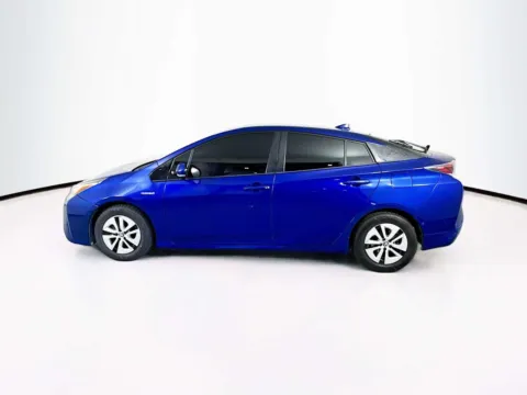 More photos of 2017 Toyota Prius Two at Unicars Honda, CA