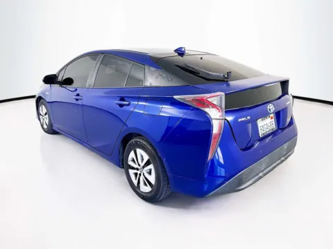 More photos of 2017 Toyota Prius Two at Unicars Honda, CA