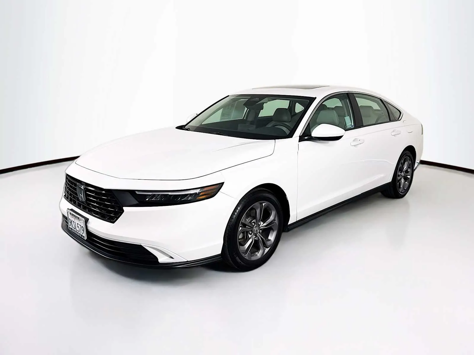 Honda Accord photo 3