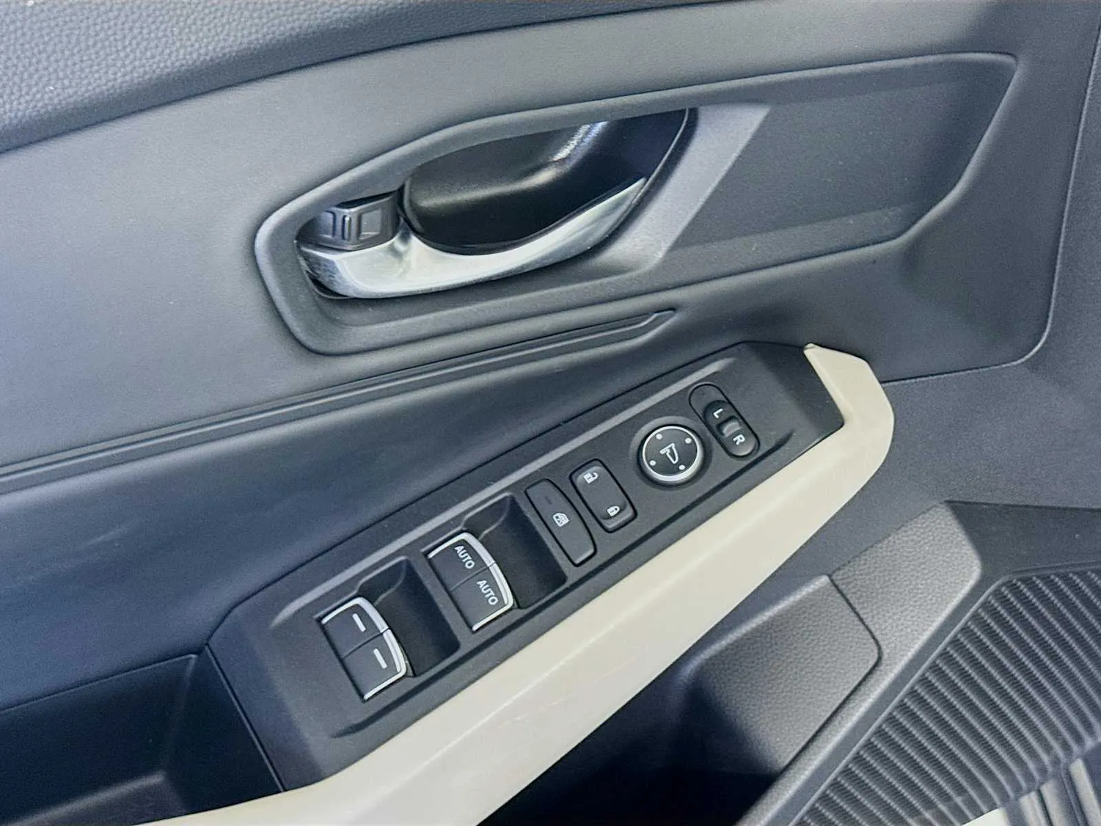 Honda Accord photo 17