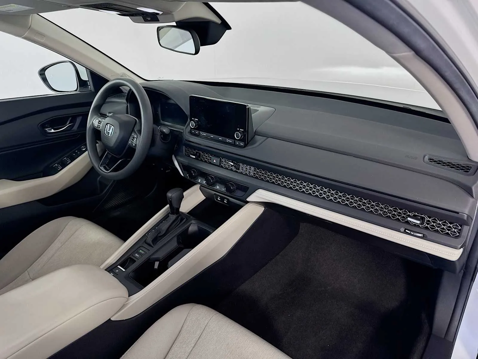 Honda Accord photo 23