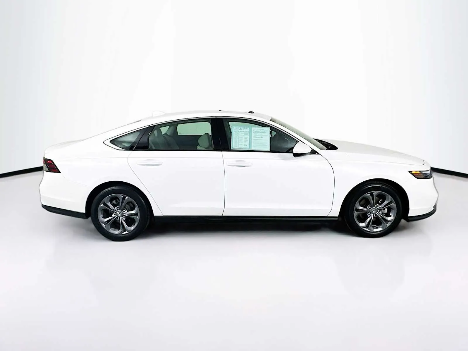 Honda Accord photo 8