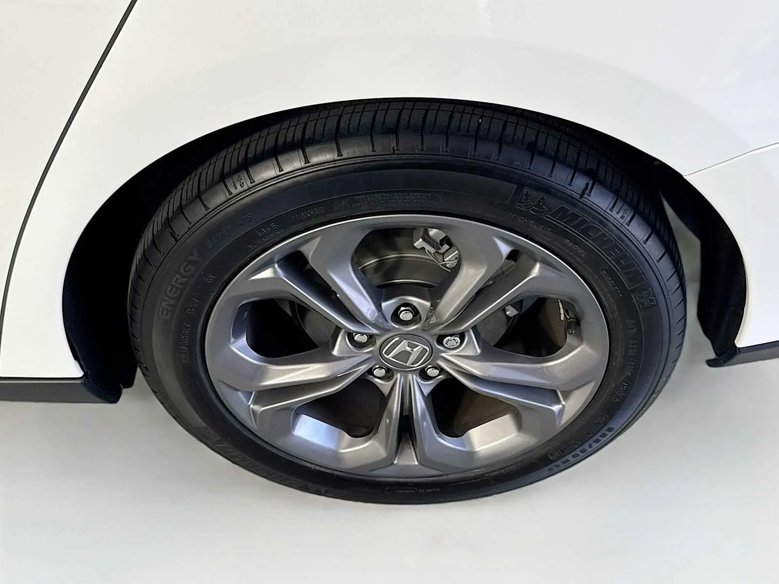 Honda Accord photo 30