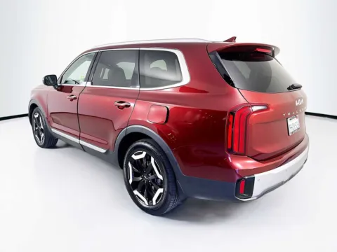 More photos of 2023 Kia Telluride S at Unicars Honda, CA