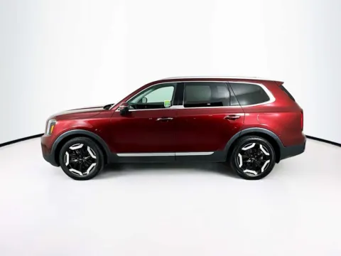 More photos of 2023 Kia Telluride S at Unicars Honda, CA
