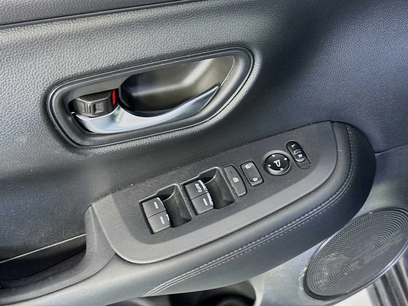 Honda HR-V photo 9