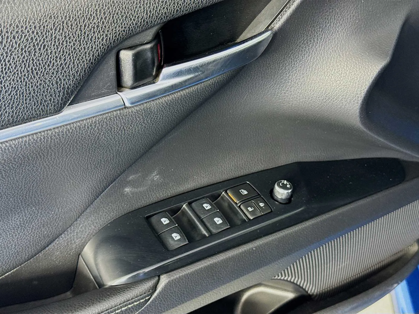 Toyota Camry photo 12
