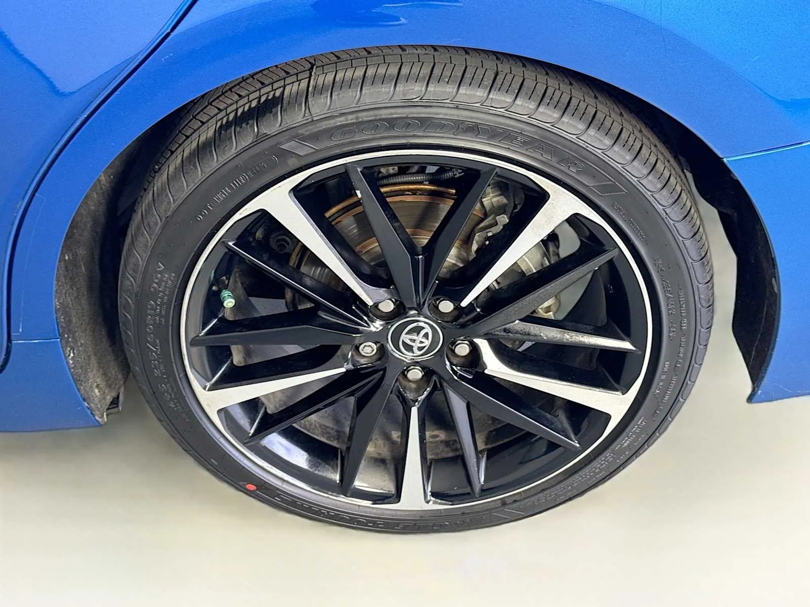 Toyota Camry photo 11