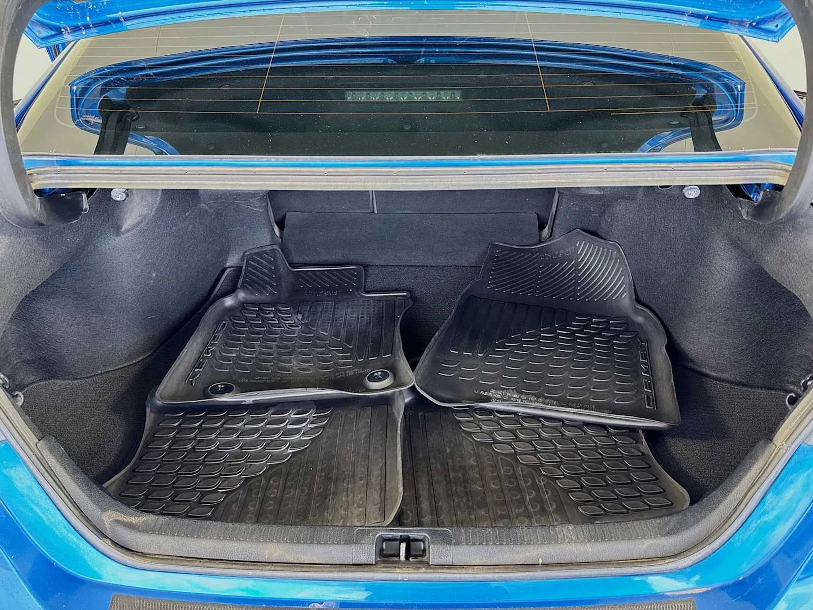 Toyota Camry photo 9