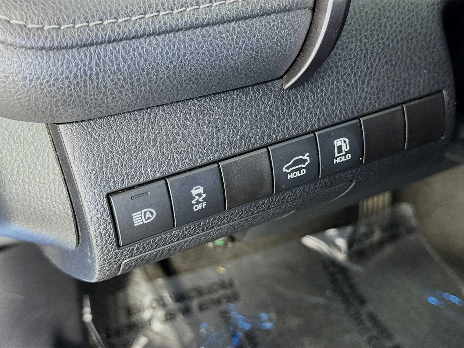 Toyota Camry photo 17