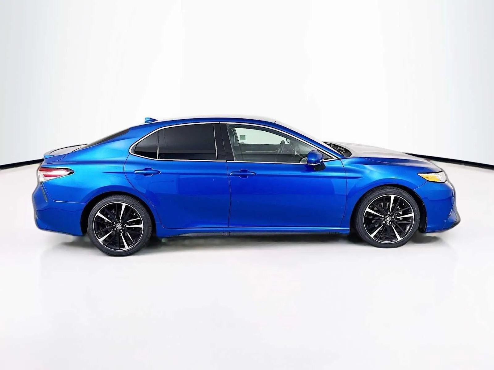 Toyota Camry photo 7
