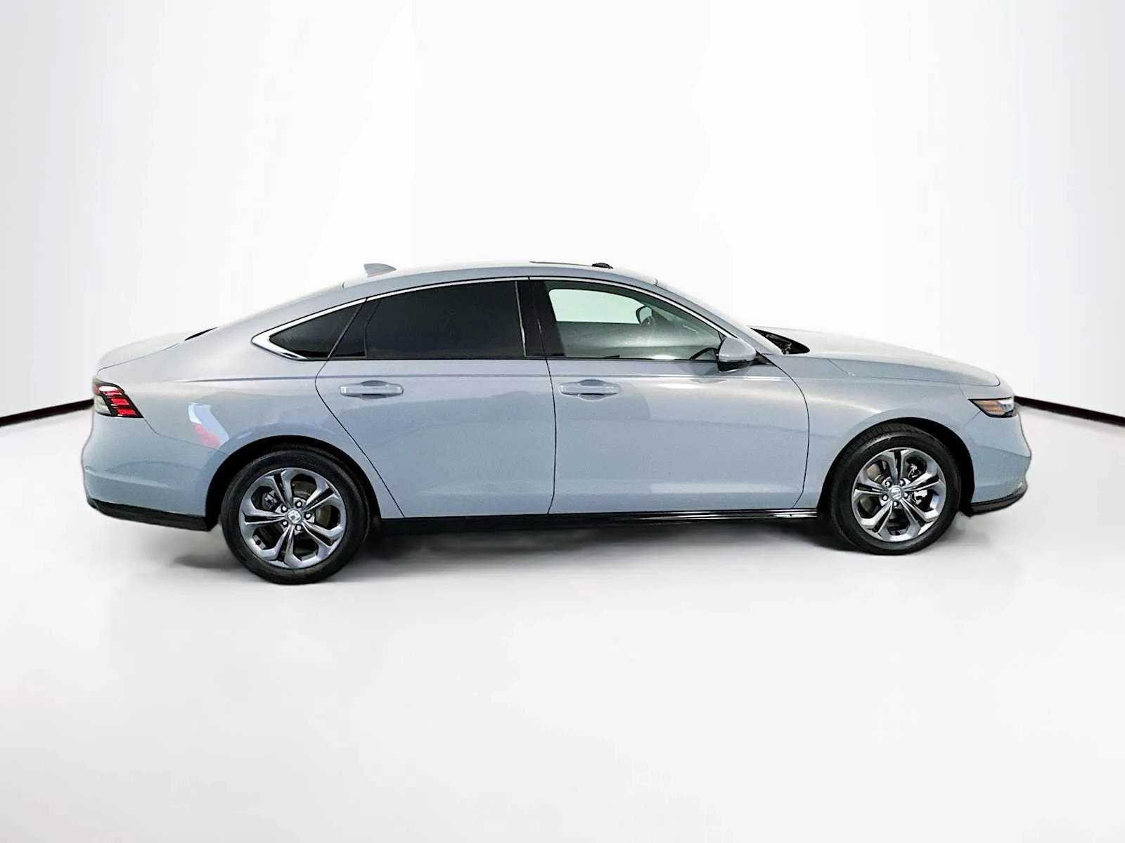 Honda Accord photo 8