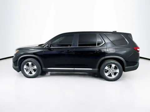 More photos of 2023 Honda Pilot EX-L 8 Passenger at Unicars Honda, CA