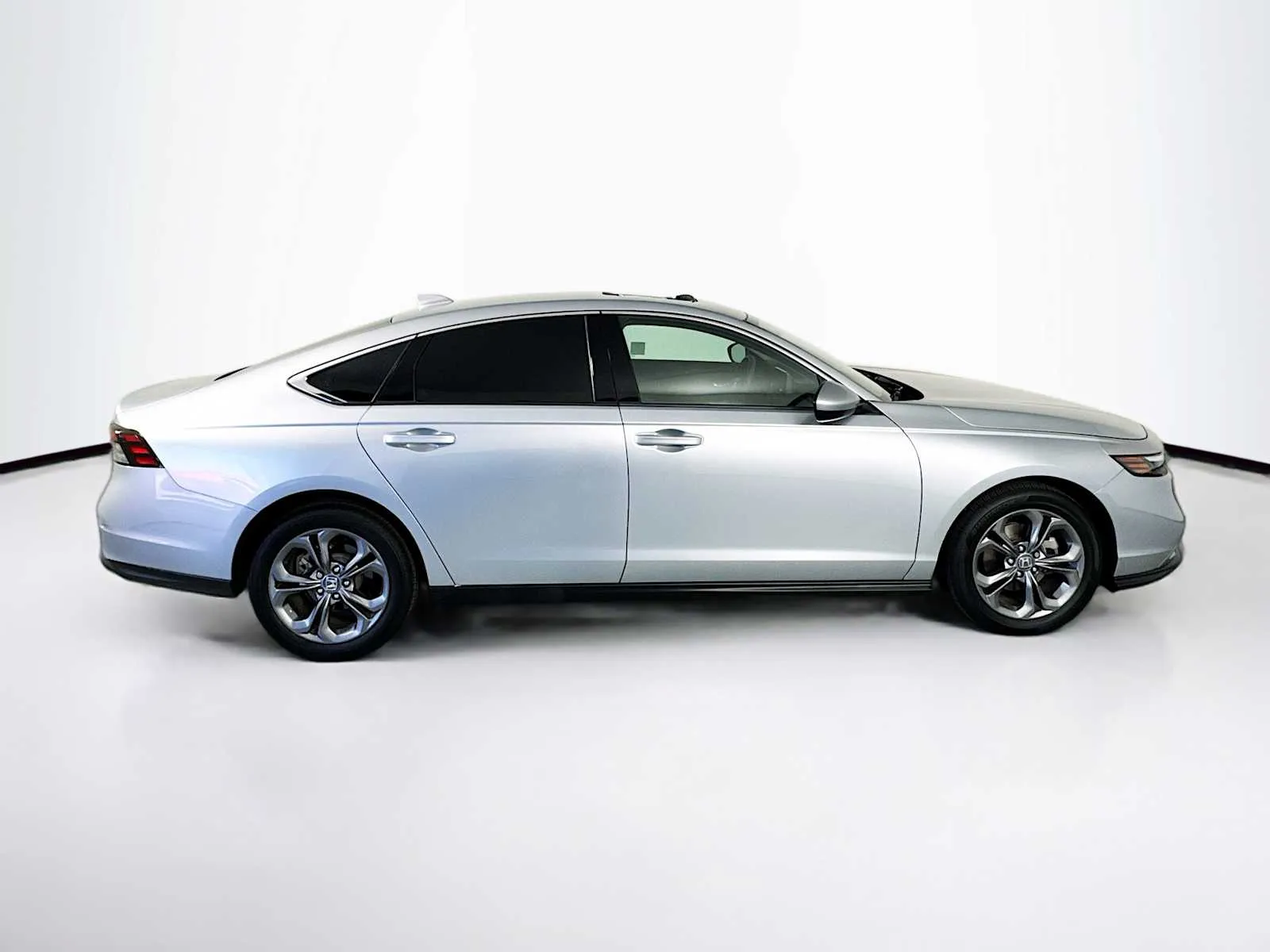 Honda Accord photo 8