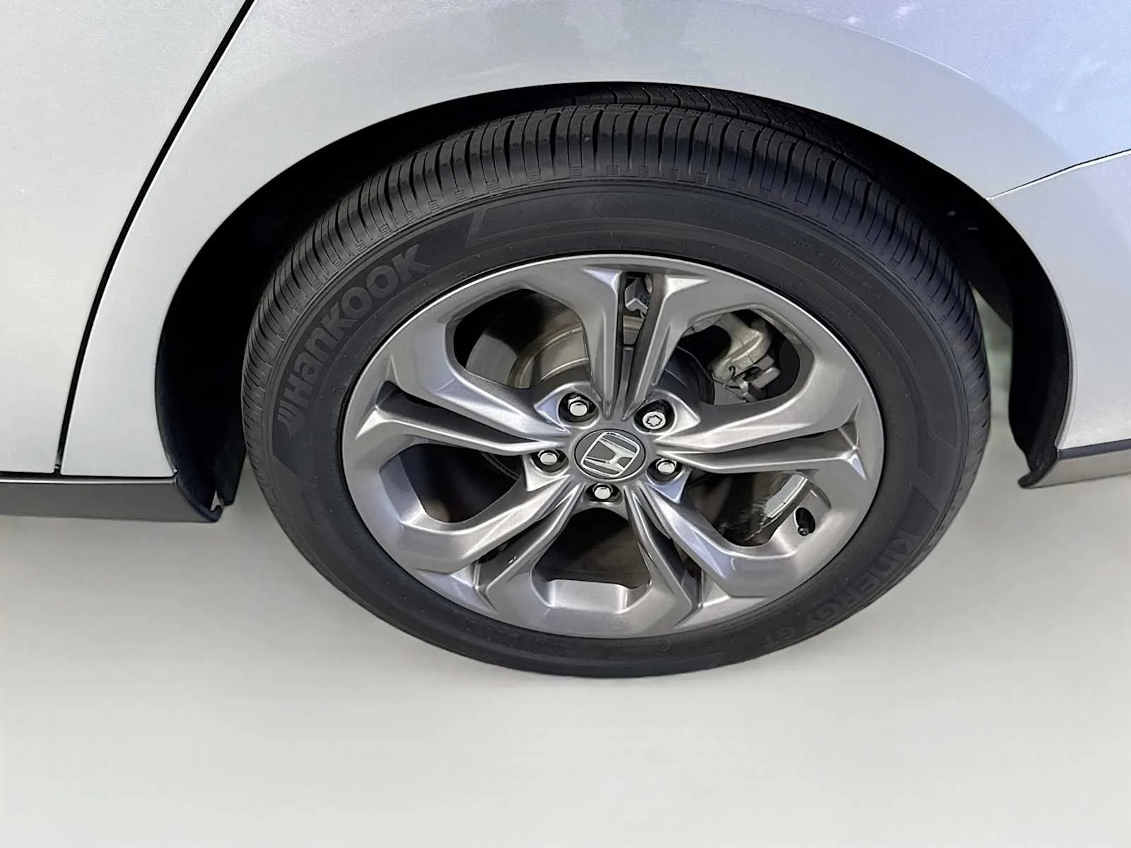 Honda Accord photo 30