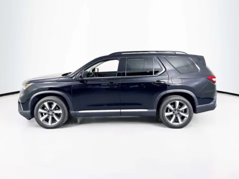 More photos of 2025 Honda Pilot Elite at Unicars Honda, CA