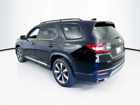 More photos of 2025 Honda Pilot Elite at Unicars Honda, CA
