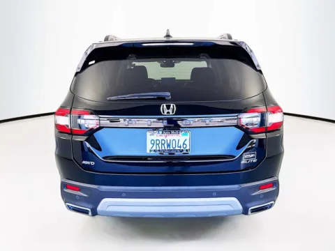 More photos of 2025 Honda Pilot Elite at Unicars Honda, CA