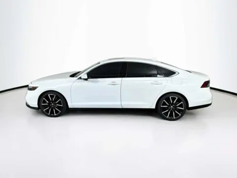 More photos of 2024 Honda Accord Hybrid Touring at Unicars Honda, CA