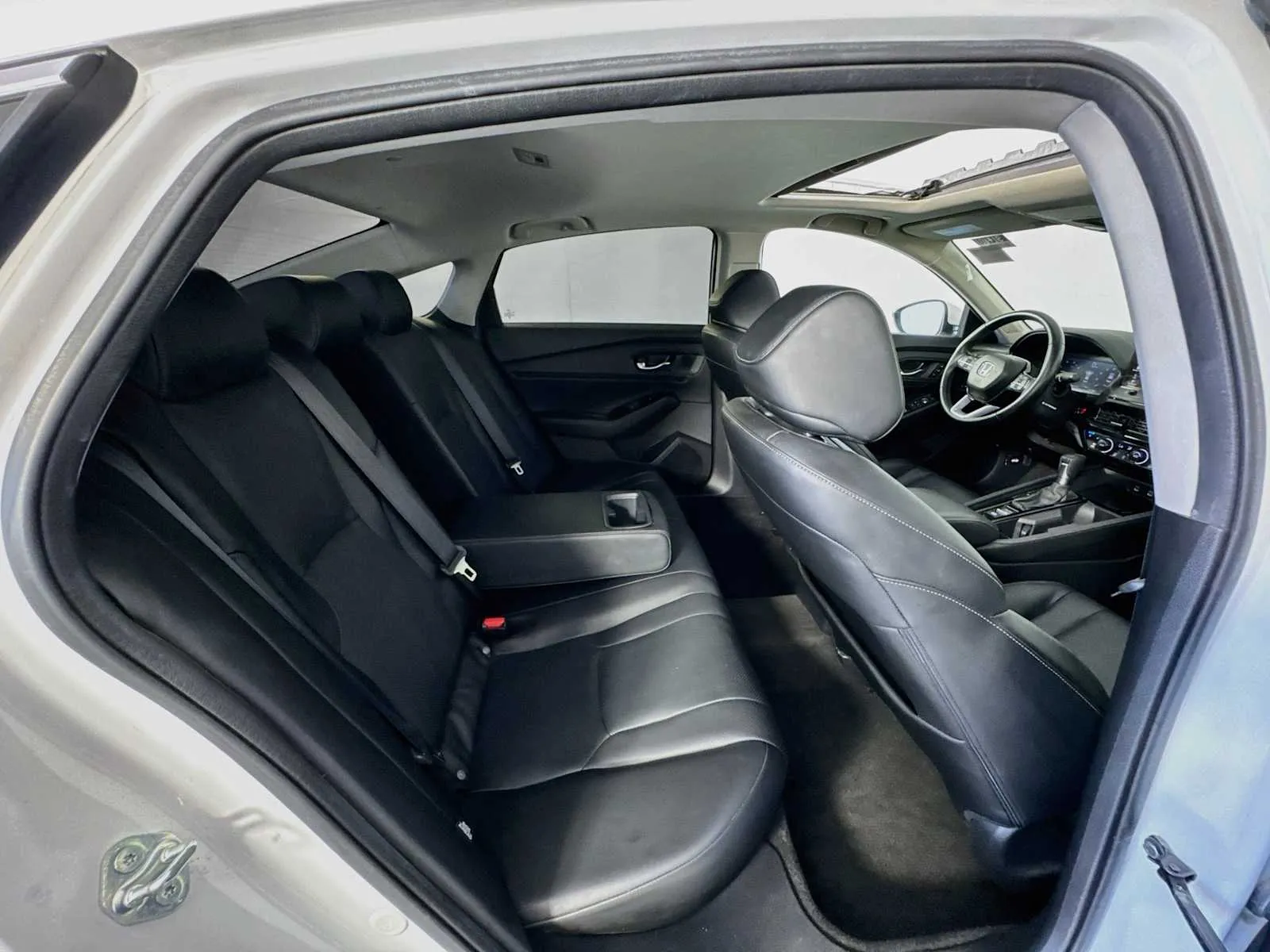 Honda Accord photo 35