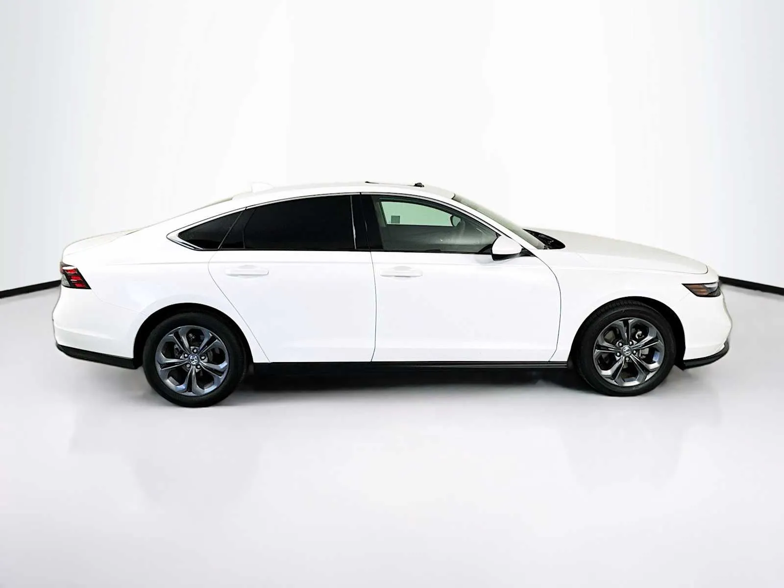 Honda Accord photo 8