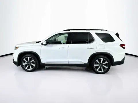 More photos of 2025 Honda Pilot Touring at Unicars Honda, CA